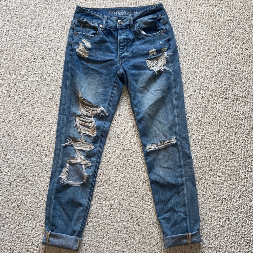American Eagle ripped mom jeans